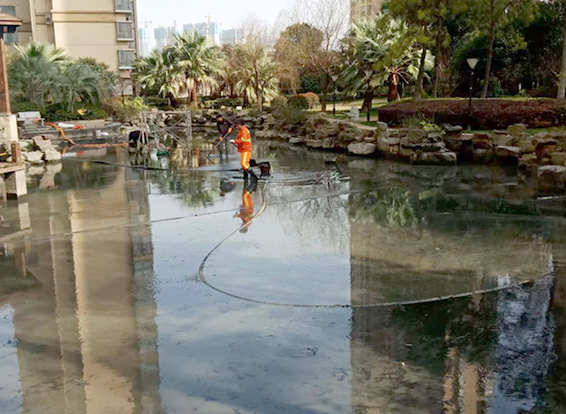定陶景观池淤泥清理